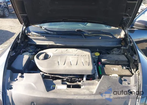 2015 Jeep Cherokee Latitude z USA, uszkodzony, nr VIN 1C4PJMCS1FW624301